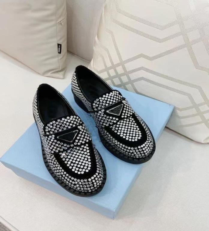 

Direct selling high quality Dress shoes fashion shining Rhinestone leather black and white women039s wedding banquet luxury tem7800587