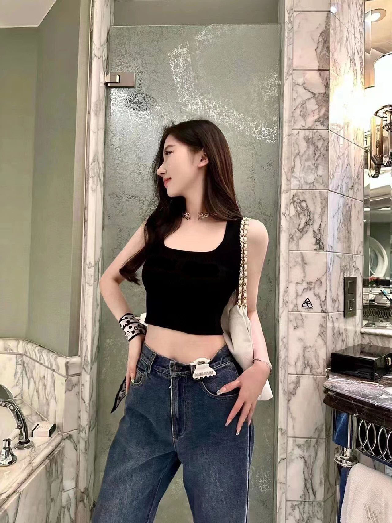 

2023 New Style Summer Women's T-shirt Sexy Letter Print Camis Pullover Crop Top Fashion Color Woman Vest Skirt