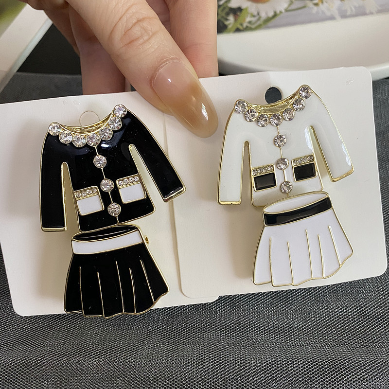 

Retro clothes skirt suit corsage brooch coat collar pin pin black and white drip oil rhinestone brooch jewelry accessories
