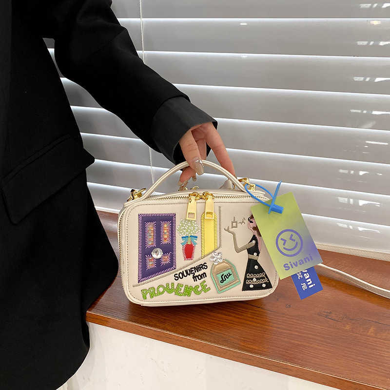 

Shoulder Bags Single Shoulder Bag for Women New Embroidered Graffiti Small Square Camera Crossbody Women 230420, Ginger