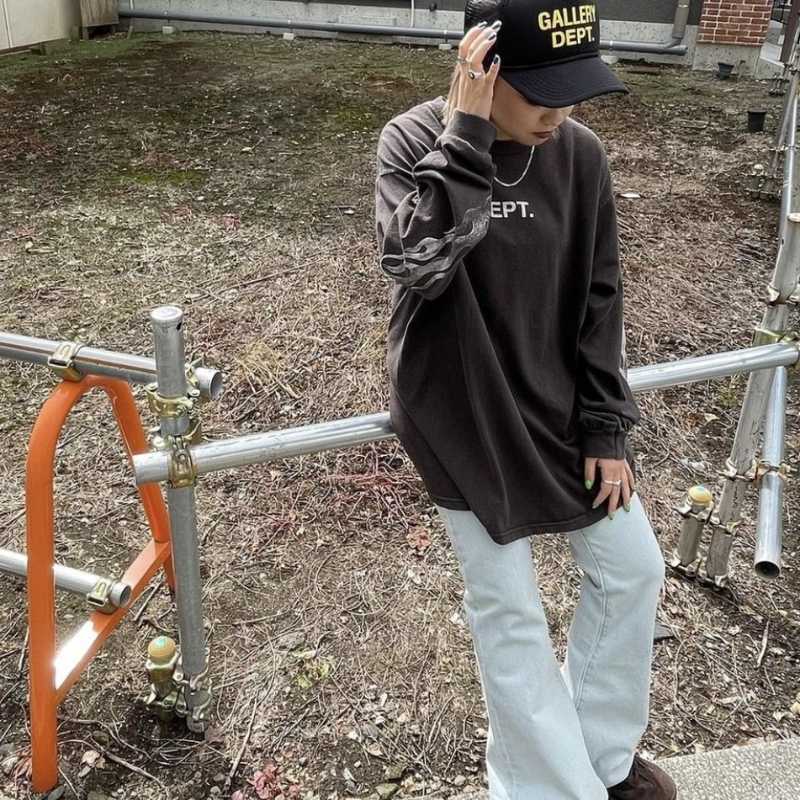 

Designer Clothing Hoodies Fashion Streetwear Galleryes Depts 21 Flame Print Loose Long Sleeve Tee Washed Old Trend Crew Neck Vintage Rock Sweatshirts Hip hop, Shipping fee