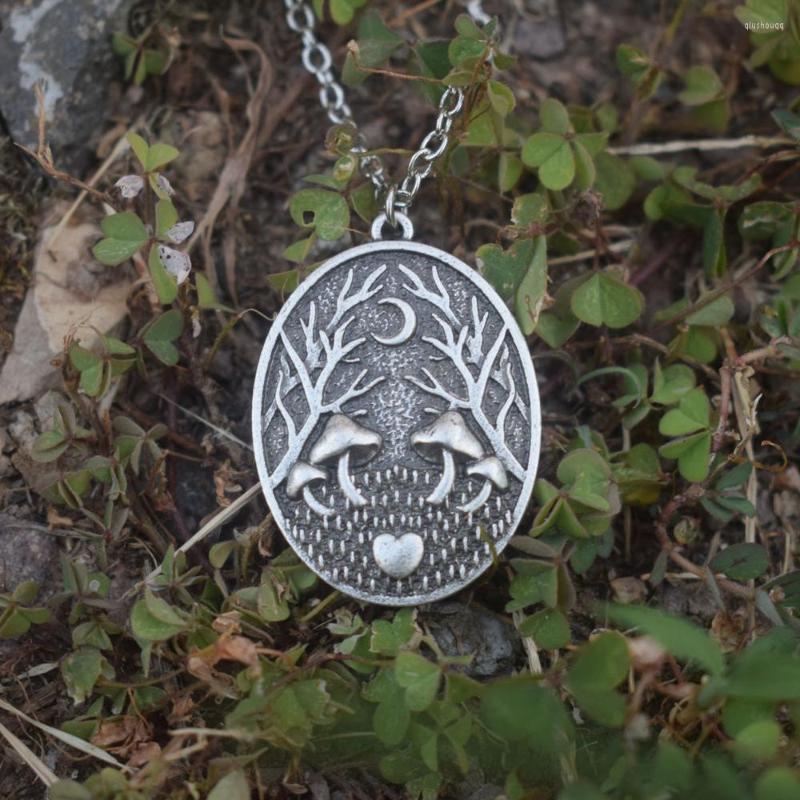 

Chains 1pcs Vintage Mountain Pine Trr Moon Mushrom Necklace