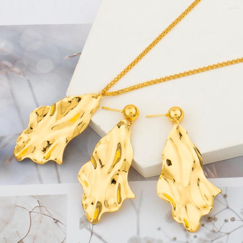 

Necklace Earrings Set Boho Necklaces Elegant Exquisite Jewelry Pendants Chain Trend Gold Color For Women Accessory, Picture shown