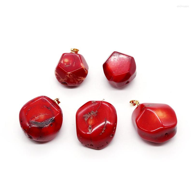 

Charms 1 Pcs Red Coral Cut-out Corner Small Pendant Charm Irregular Shape Making DIY Necklace Women's Jewelry Accessories