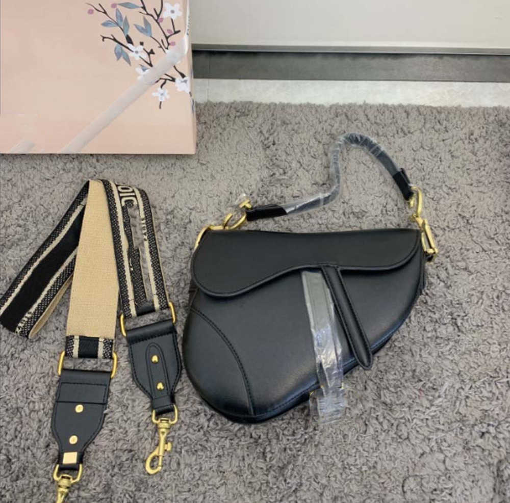 

Handbag Saddles bag with Strap Designer Bag backpacks Tote Wallet magnetic Metal pendant Purses Top 5A Shoulder bags Womens Crossbody Handbags 01, #1