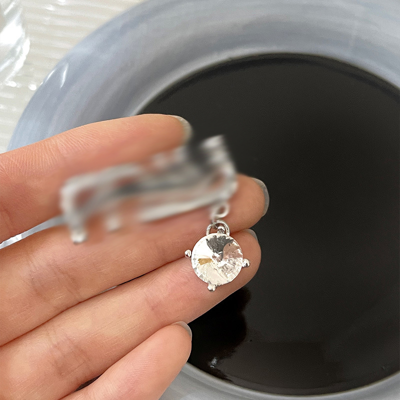 

Designer Brooches pendant Pins Jewelry hollow out brooch Pins buckle to secure accessories