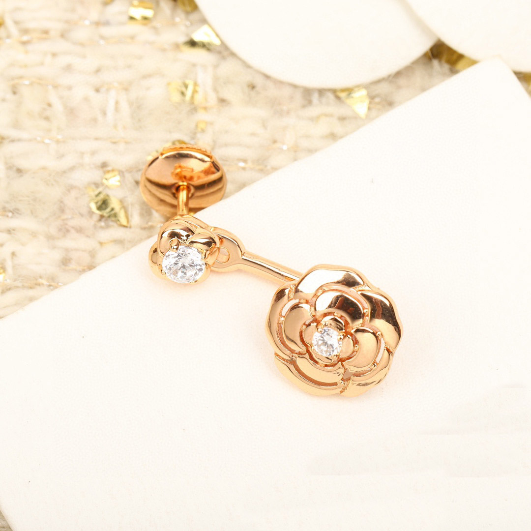 

2023 Luxury quality charm earring with diamond in rose gold plated one pc have box stamp PS7880A