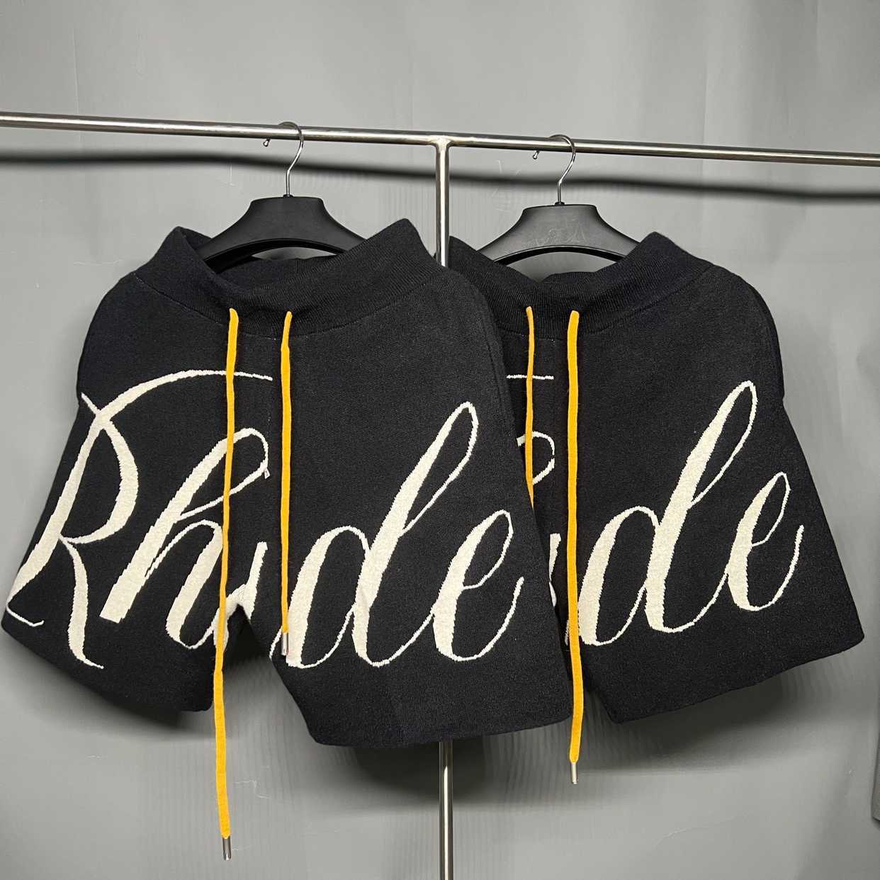 

Designer Clothing Rhude Knitted Embossed Letter High Street American Shorts Fog Trend Brand Popular Casual Loose Drawstring Capris Men Couples Joggers Sportswear, Black