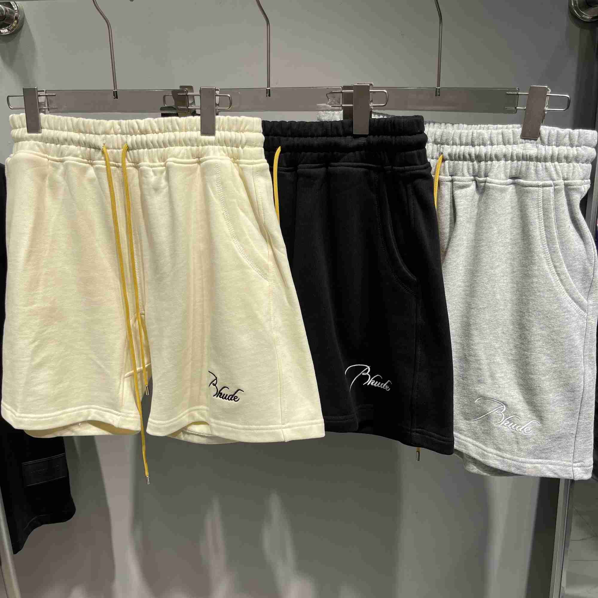 

Designer Clothing American Rhude Embroidered American Shorts Trendy Capris Loose Drawstring Sports Shorts Couples Joggers Sportswear Beach fitness outdoor, Black american shorts