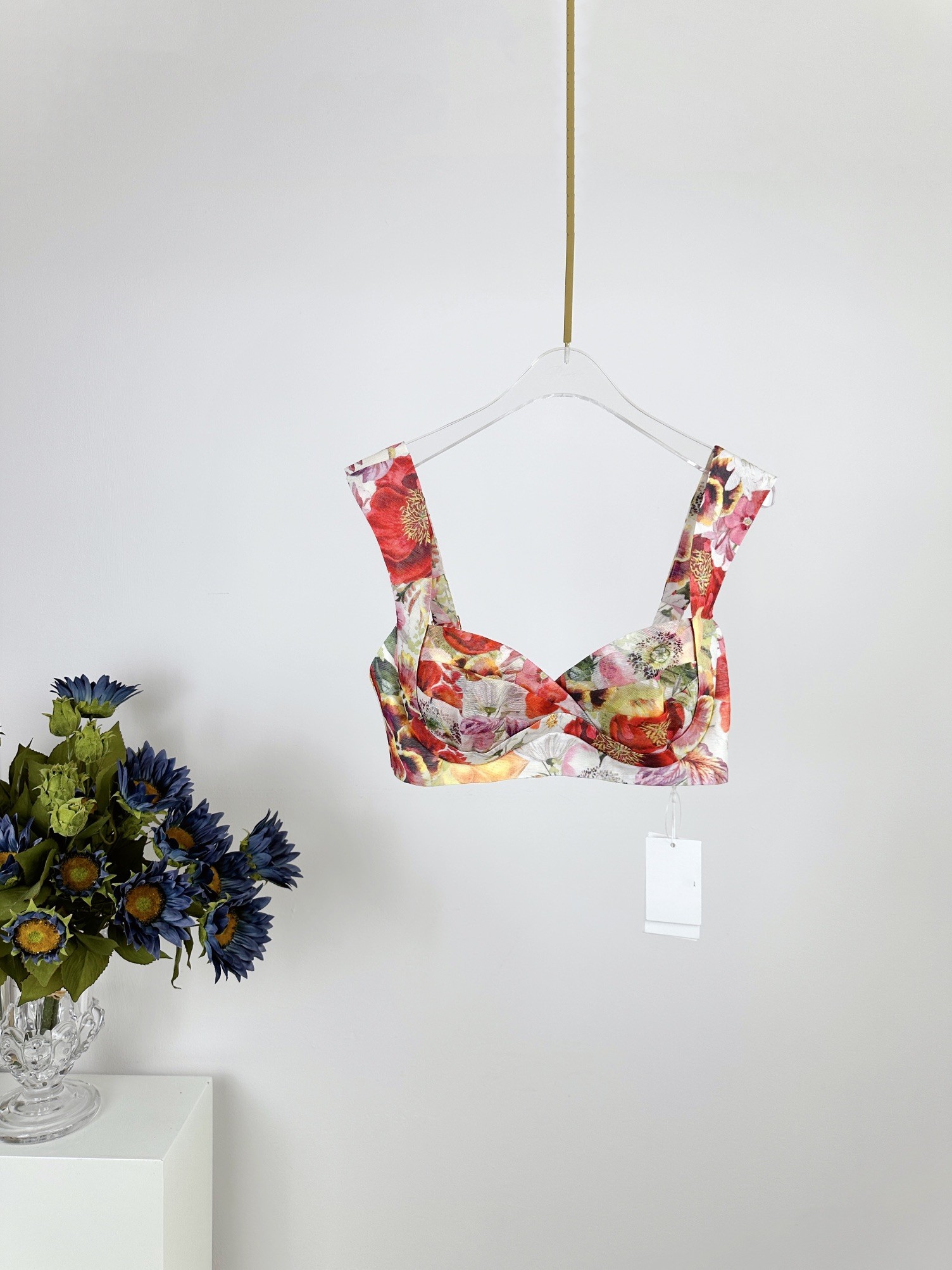 

Women's Tanks & Camis The new Australian designer half skirt for spring/summer 2023 originated from the Wonderland collection of French bra style tops, Multi