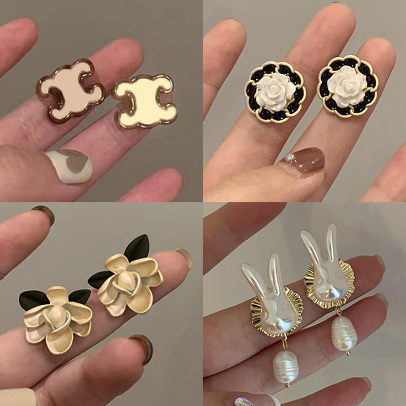 

2023 Luxury Designer drop earrings New Womens hoop Earrings Temperament Leopard Print Stud For Female Niche Design Studs Jewelry D2304223S