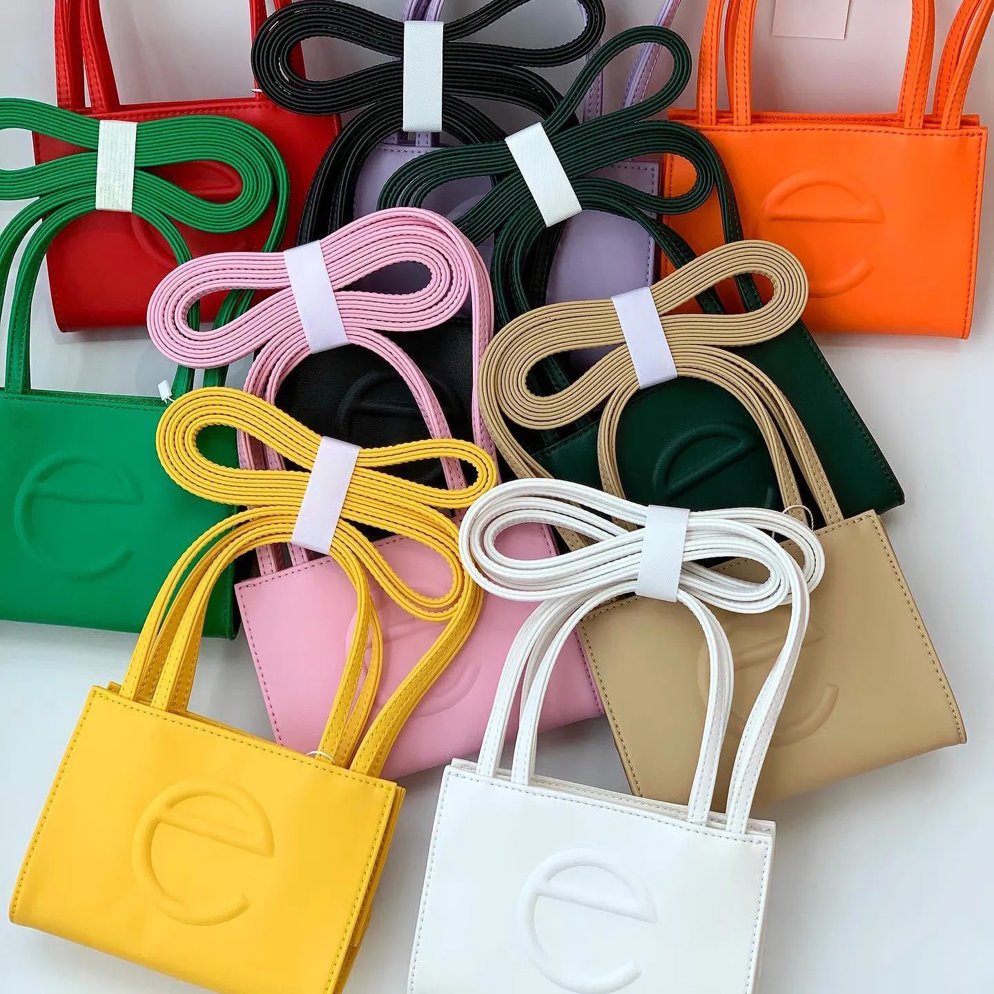 Sacs de créateurs de haute qualité 2 tailles Sacs à bandoulière en cuir souple Mini Grand Cross Body Femmes Sacs à main de luxe Totes Mode Shoppi