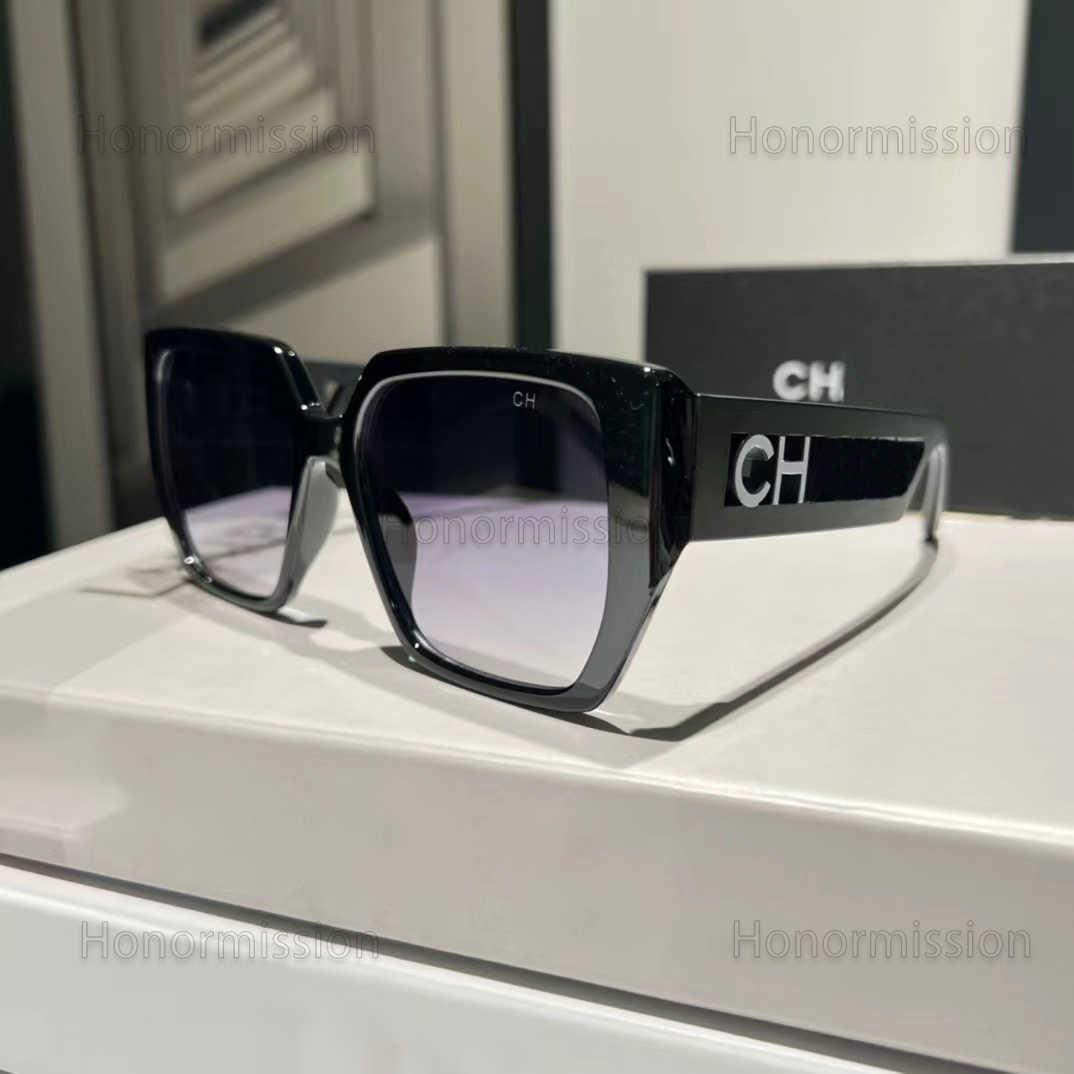 

Designer Luxury Fashion channel Sunglasses Classic Eyeglasses Goggle Beach Sun Glasses For Mens Womens Ladies Outdoor Sunglasses 8431