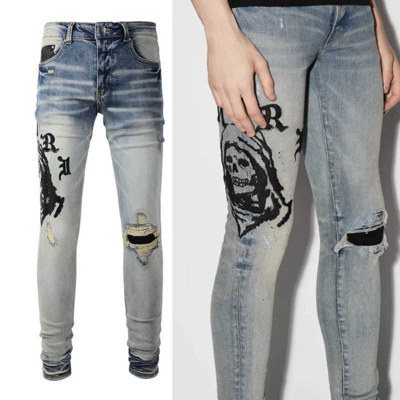 

Designer Clothing Fashion Denim Pants Amiiri New Trend Brand Letter Embroidery Pattern with Broken Holes Made of Old Wash Elastic Slim Fit Light Jeans Men, Light blue
