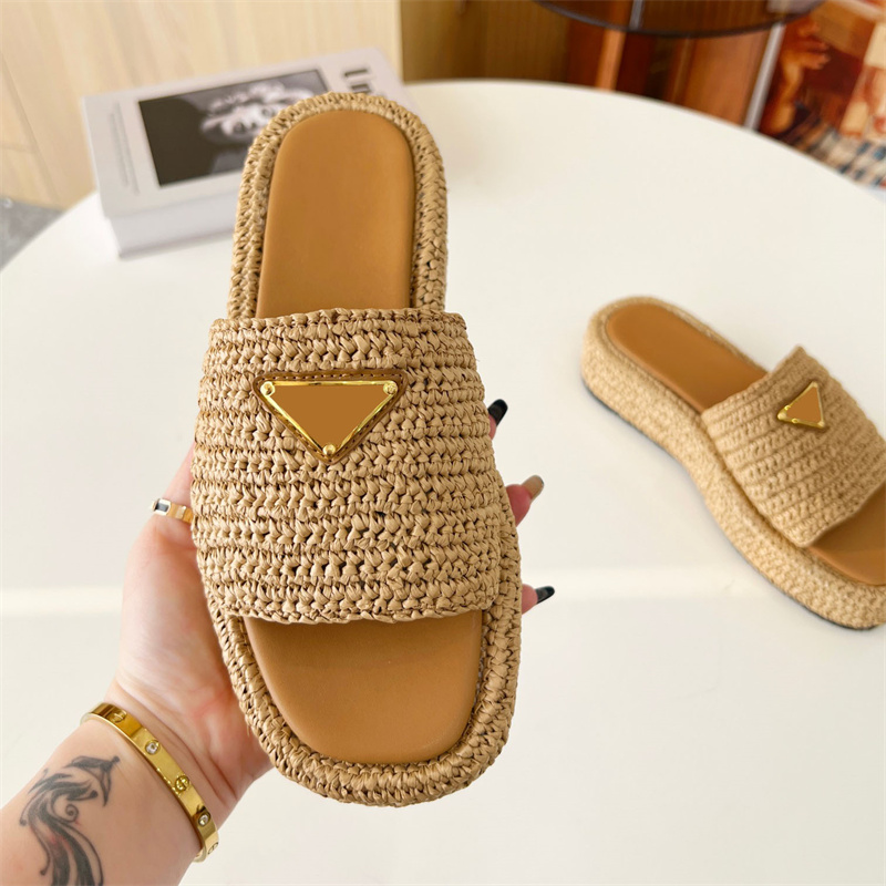 

Ladies Resort Designer Slippers Grass Straw Flatform Sandals Luxury Brand Gold Buckle Slides Womens Casual Indoor Shoes P Flip Flops 35-41, Brown