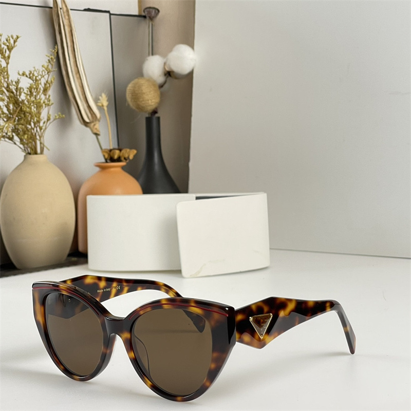 

10A Luxury fashion Sunglasses Women Cat Eye R125 Latest Selling Fashion Web Celebrity Blogger Star Brand Design Eyeglasses Frame Eyewear With Box