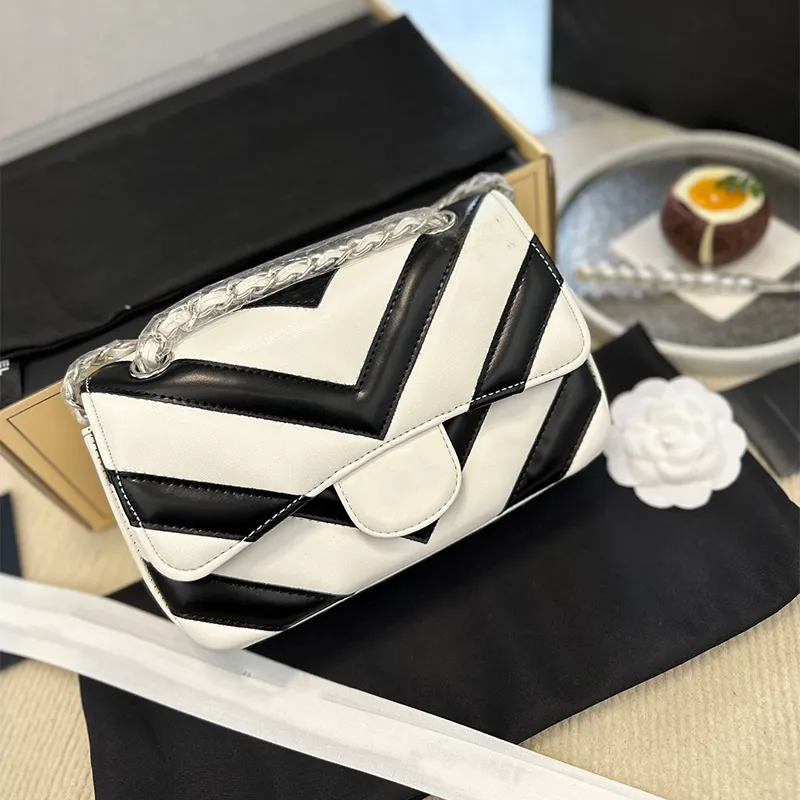 

Luxurys Handbags Designer Bag Genuine Leather Crossbody Shoulder Bag Wallet Purse Women Fashion Card Holder Handbag Classic Splice Color Silver Chain Bags, Red