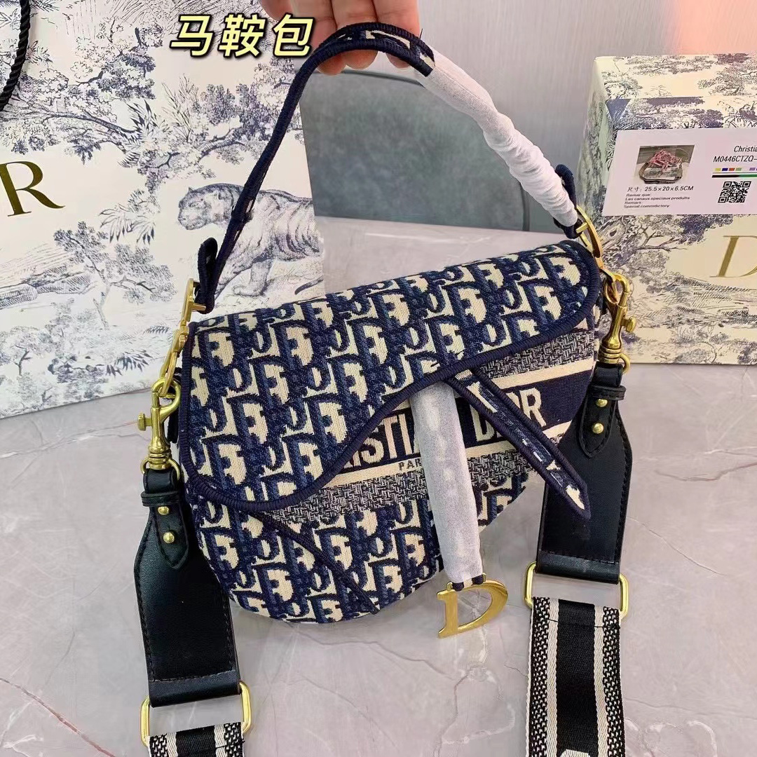 

Handbag Saddles bag with Strap Designer Bag backpacks Tote Wallet magnetic Metal pendant Purses Top 5A Shoulder bags Womens Crossbody Handbags e3, #10