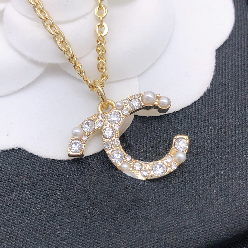 

Luxury Fashion Pearl Necklace Designer Jewelry Wedding Diamond 18K Gold Plated Platinum Letters pendants necklaces for women with C letter Diamond Pendant