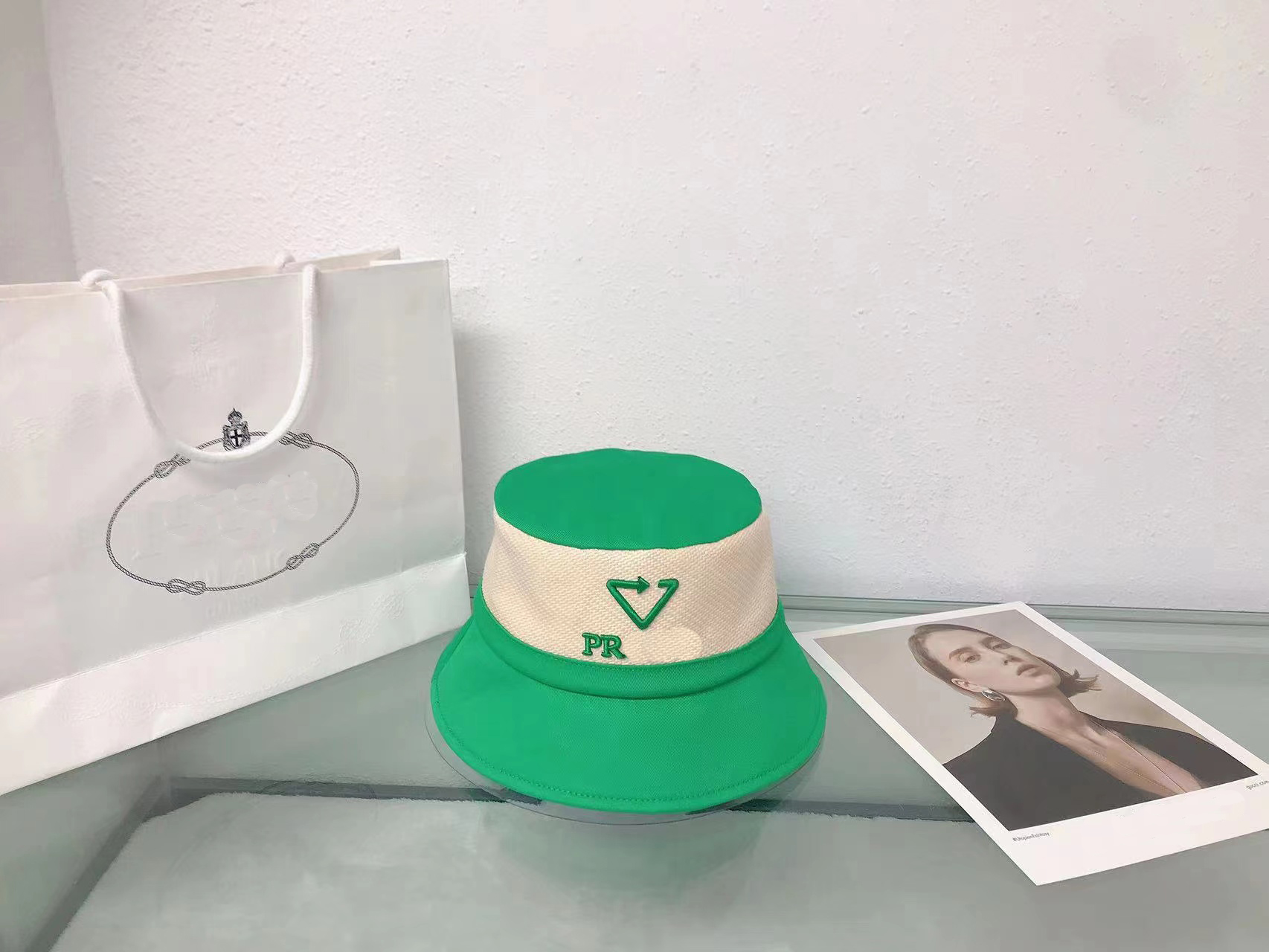 

Letter P Women Bucket HatWith Logo Man Luxury Cotton Wide Brim Hats