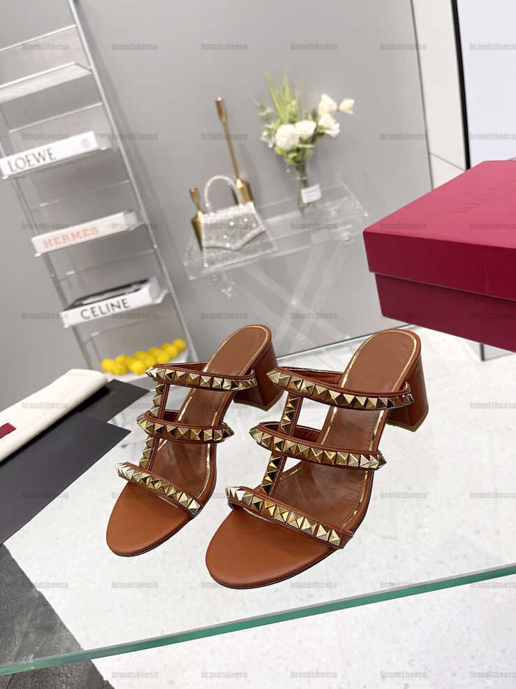 

valentinoes shoe Valentinoe''Valentinoity Sandals Coarse caramel heel Counter new products to recommend a network red street photos love to