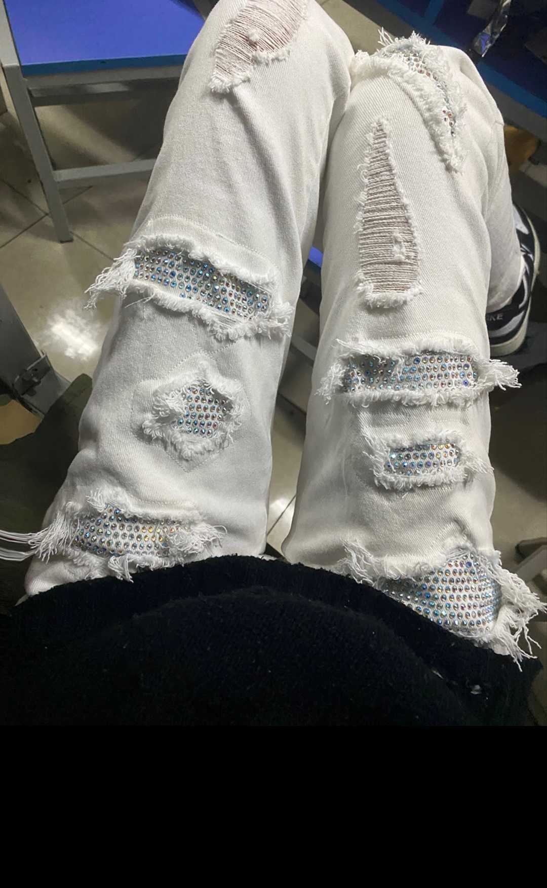 

Designer Clothing Denim Pants High Street White Diamond Amiiri Trend Brand Light Luxury Perforated Hot Diamond Washed Damaged Jeans Slim Fit Small Straight Barrel