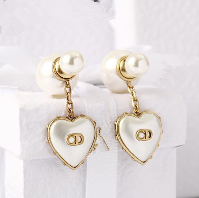 

Heart-shaped pearl earrings Fashion women's style retro style ear studs