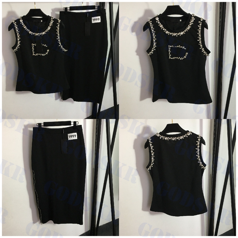 

Designer Two Piece Dress Diamond Letter Tanks Top Zipper High Waist Skirt Fashion Black Womens Clothing Sets, Pls contact me real pic