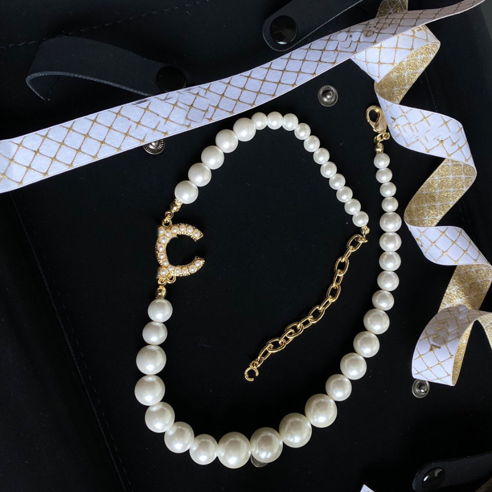

Women Fashion Designer Necklaces Pearl Chain Choker 18K Gold Plated Brass Copper C-Letter Pendant Crystal Statement Never Fading Wedding B003