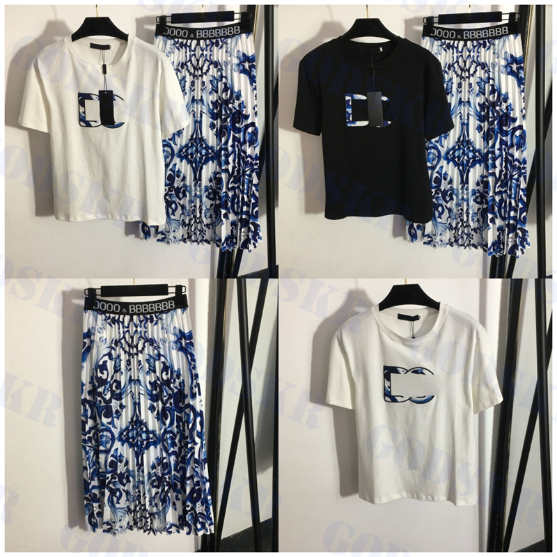 

Blue Patterned T Shirt Womens Pleated Skirt Embroidered Letter Short Sleeved Tops Vacation Womens Long Dress, 20227683-black