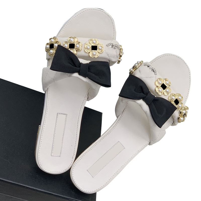 

Womens Flat Low Heels Slippers Slip On Sandals With Bowknot Strass Quilted Texture Slides Flip Flops Girls Outdoor Beach Shoe For Party Leisure Shoe Retro Black Mules, Shoes box