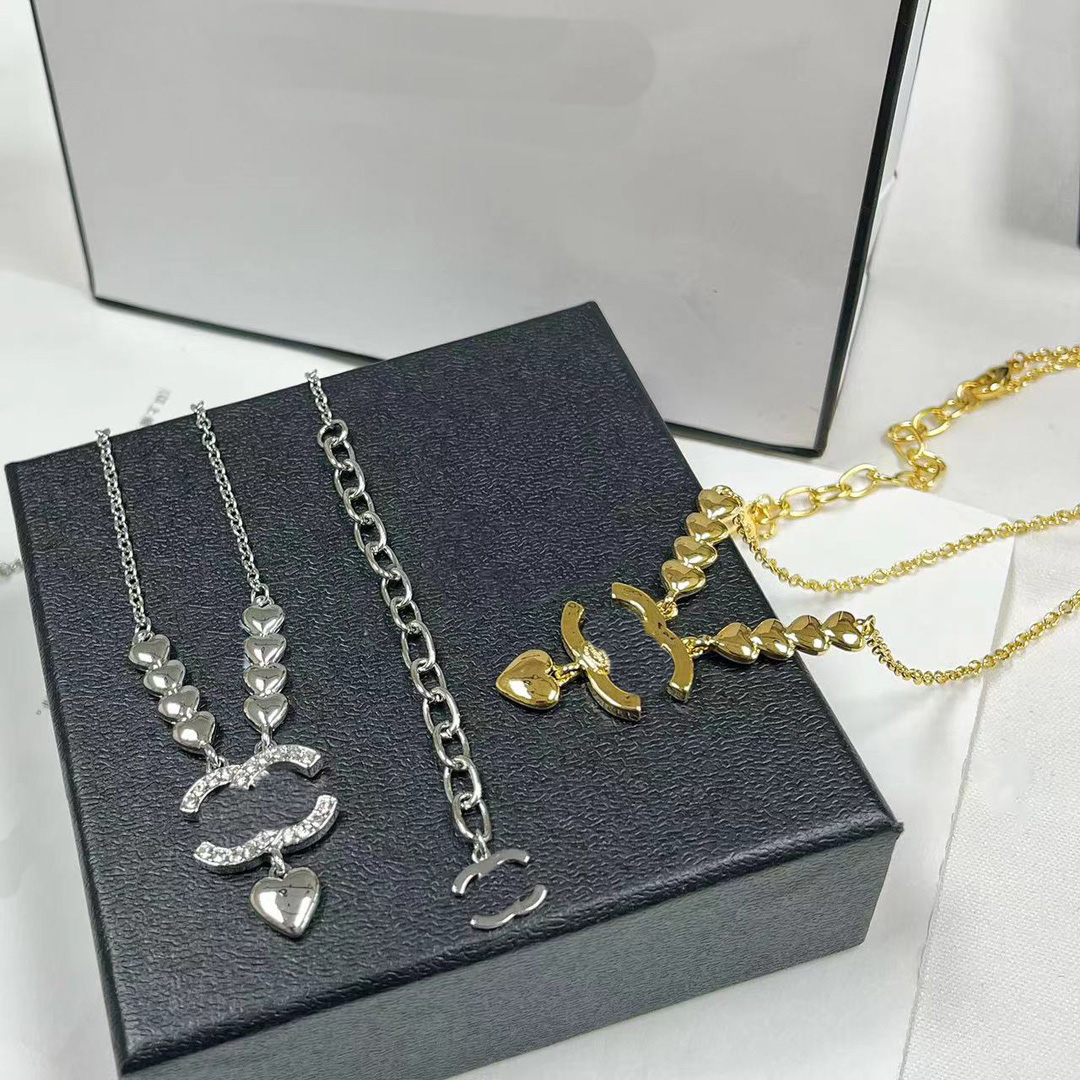 

Designer Jewelry Stamp Pendant Necklace For Women Jewelry Silver Gold Fashion Style Necklaces Popular Classic Brand Selected Gift Luxury Gifts Couple 40+7cm