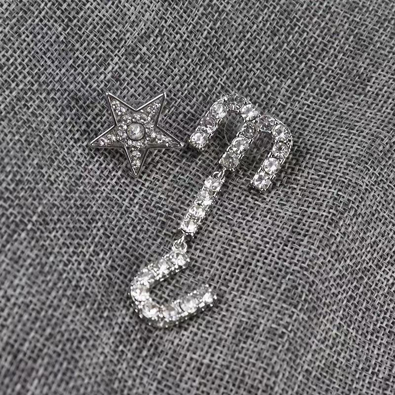 

MIU Star Letter Diamond Tassel Asymmetric Earrings S925 Silver Needle Earrings