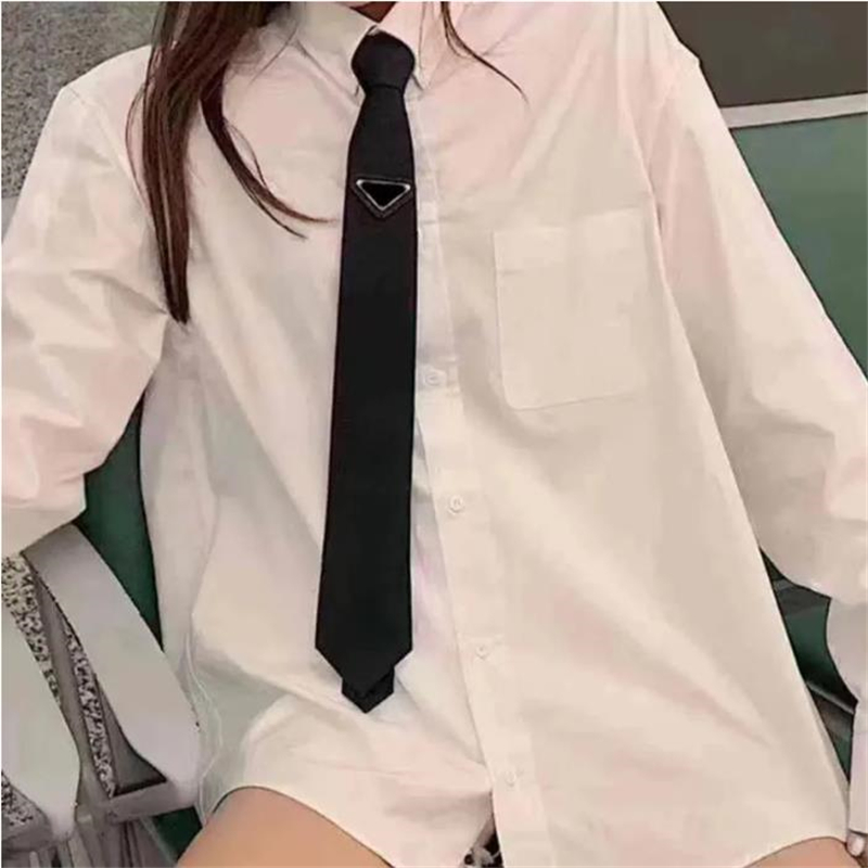 

Prad designer tie Mens Tie Women tie Fashion Leather Neck Tie Bow For Men Ladies With Pattern Letters Neckwear Fur Solid Color Neckties 4 Colors P inverted Triangle