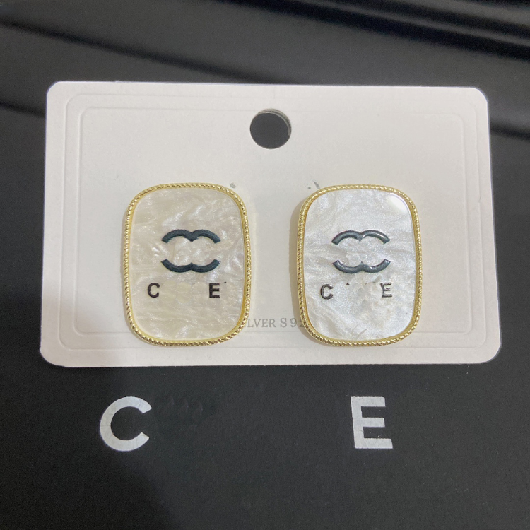 

Luxury Dangle Earrings Charm Women Love Jewelry 18K Gold Plated Family Gift Square Stud Earrings Fashion Spring New Women's Love Earrings Wholesale