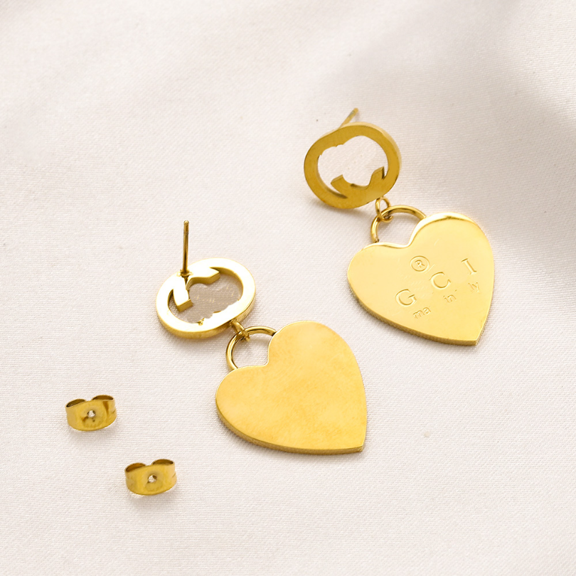 

2023 Jewelry Set 18K Gold Neckalces Earring Set Womens Love Choker Pendant Necklace Spring New Stud Earrings High Sense Wedding Party Jewelry Set Wholesale, Golden