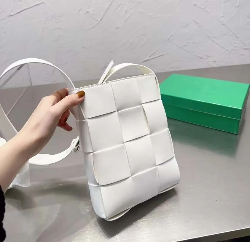 

Bucket Bags 2023 Summer Crossbody Shopping Bag Handbags Lady Totes And Designer Purses Luxury Famous Brands Shoulder Bag For Women