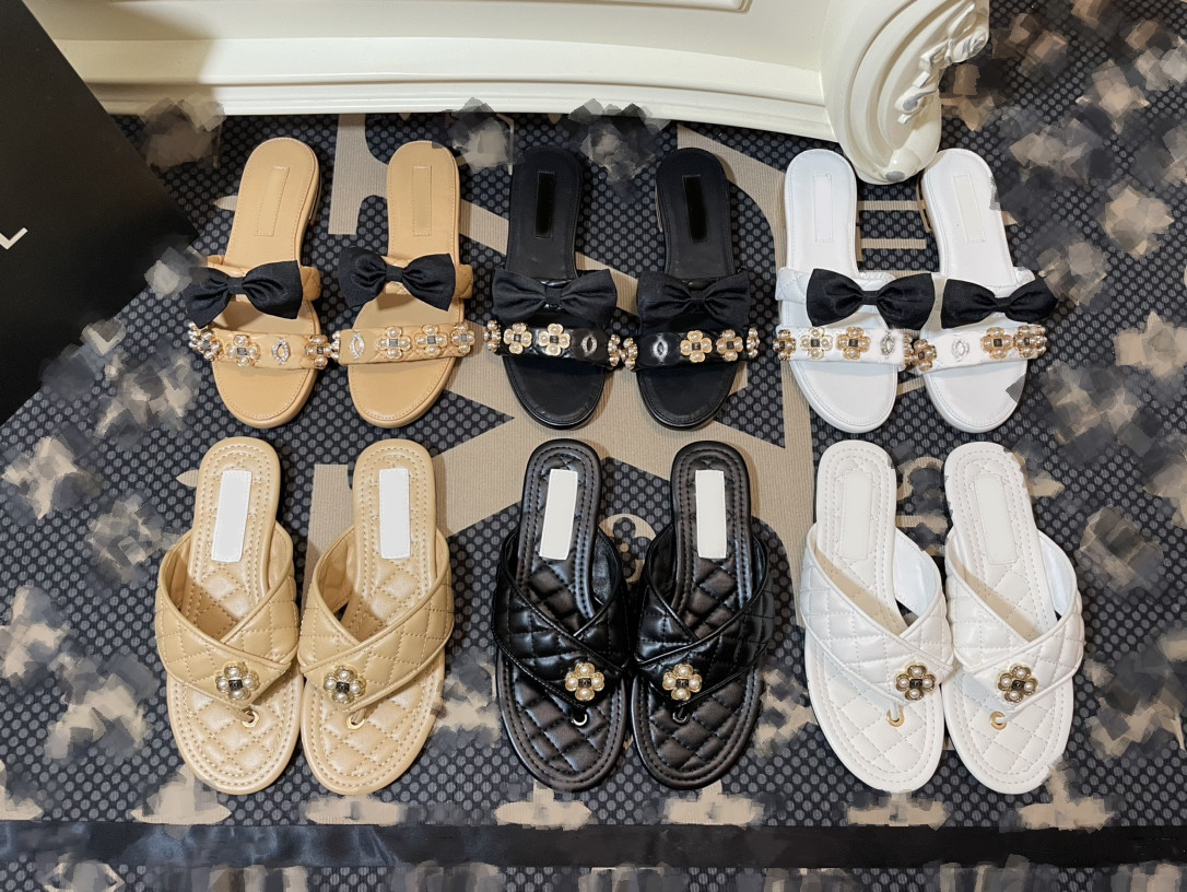 

2023 most beautiful slippers Mules Rich flower slippers plaid quilted black thong bow pearl diamond C buckle Slides famous Sandals Best looking slipper Size 35-40, Cnl4251