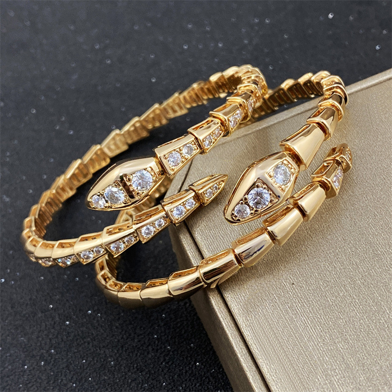 

Snake-shaped Titanium Steel Bracelet Rose Gold Diamond-studded Gypsophila Bracelet European and American Couples Fashion Light Luxury Snake Bone Bracelet