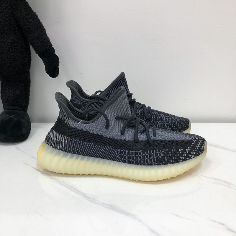 

Designer Beluga reflective v2 Casual Shoes bred dazzling blue black white red zebra yecheil non-reflective onyx Bone mens Sneakers blue tint men women sneaker