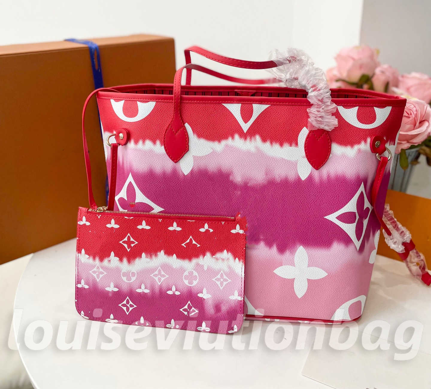 

Brown Leather Tote Bag for Women - High Capacity, Designer Handbag with Old Flower Pattern, Composite Shopping and Shoulder Purse