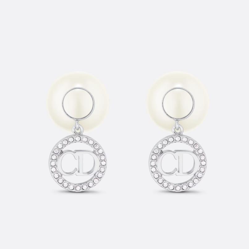 

Silver finish metal, white resin beading and silver tone