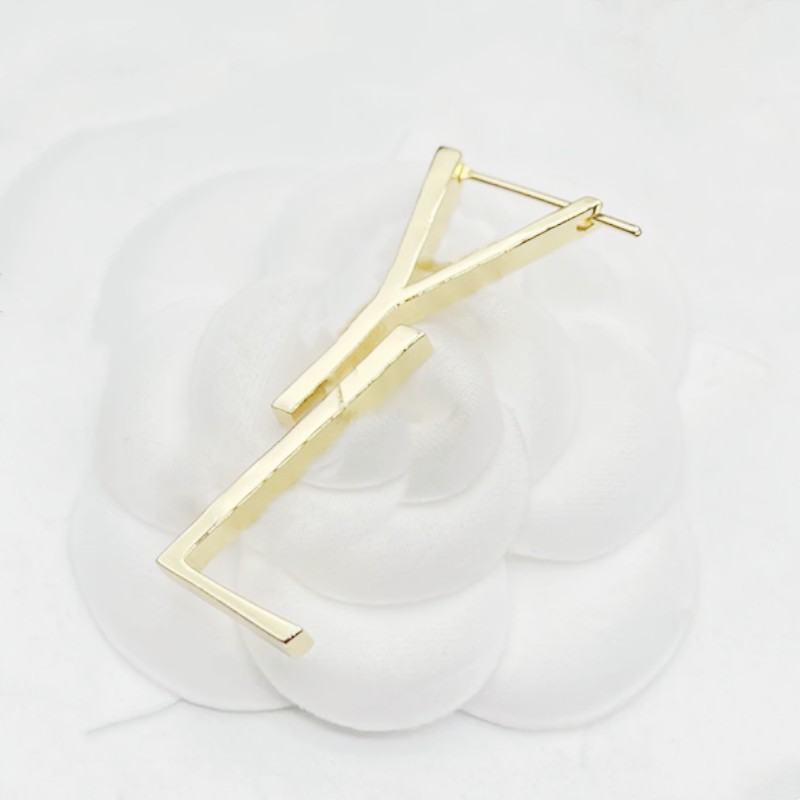 

Letter brooch trendy design, imitation crocodile skin pattern suit pin coat accessory female gift wholesale price dropshipping