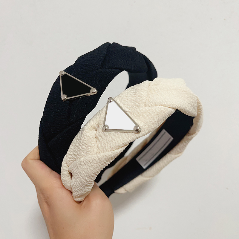 

Fashion P Family Inverted Triangle Letter Headband Cloth Wide Edge Brand Designer Cross Knotted HairHoop Headbands or Women Outdoor Headwear Hair Clip Accessories