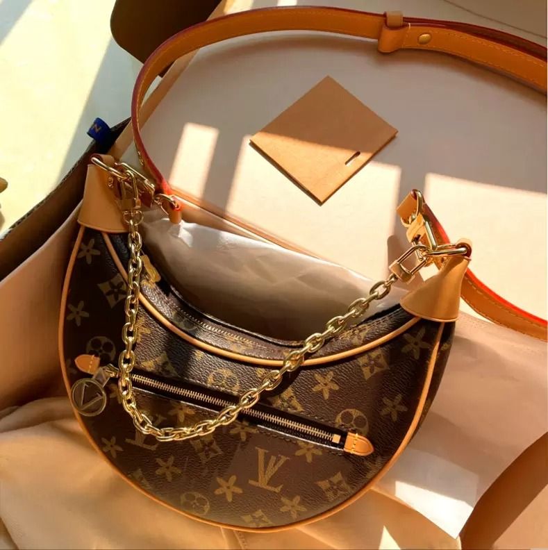 Bouc-Hobo Sacs Gold Chain Hands Sac à main Louise Vuitton Luxury Designer Femmes enduit en toile Zipper croix de bandoulière Sac à main Crescent