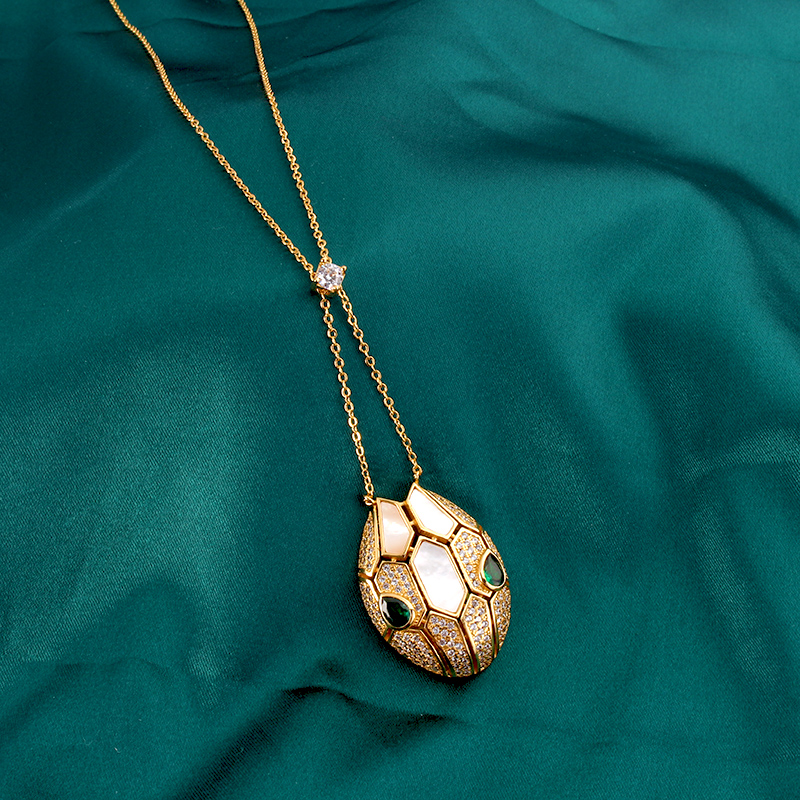 

white Designer dainty initial necklaces for women Elegant snake Clover locket Necklace Highly Quality Choker chains hard Jewelry 18K Plated gold girls Gifts party