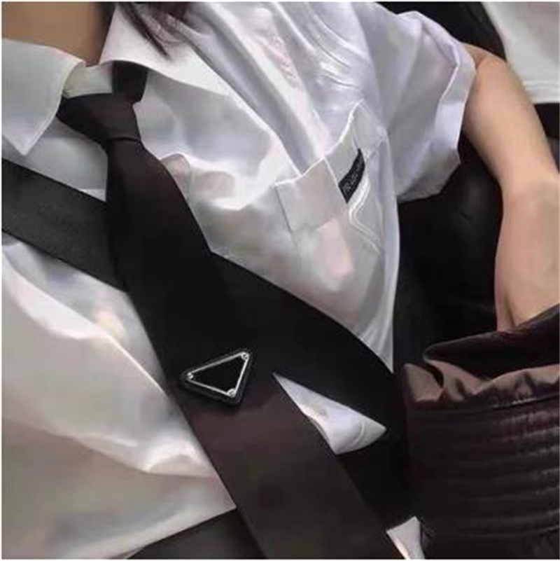 

Triangle necktie mens tie bolo tie designer tie prad man teenager formal clothes Luxury mini ladies leather strap fashion black neck tie 4 Colors fashion tie