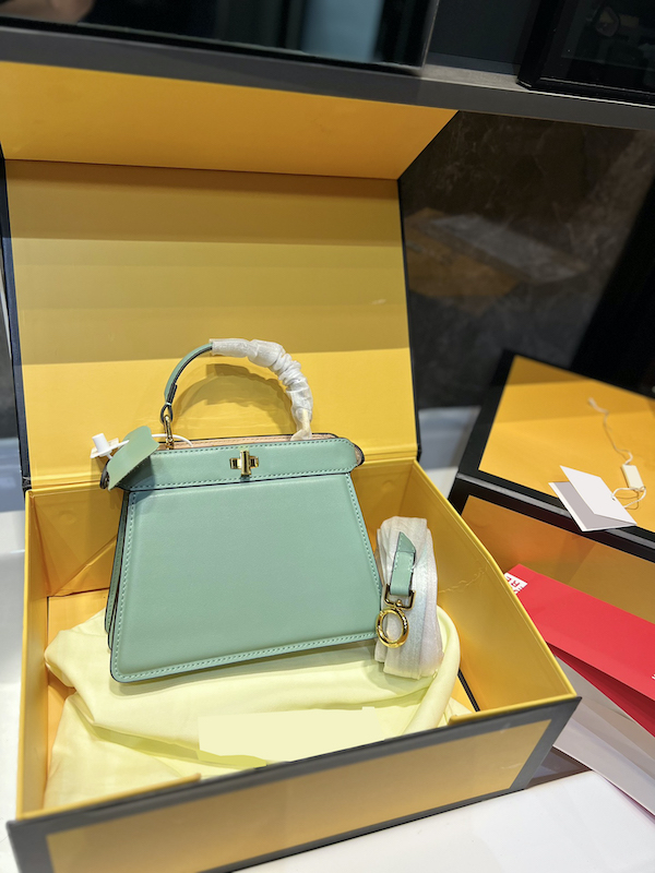 

Womens Leather Bag Summer Women's Leather Bag and Handbag Classic Versatile Crossbody Bag and Market Handbag High Quality S Designer Bag, White-no packaging box