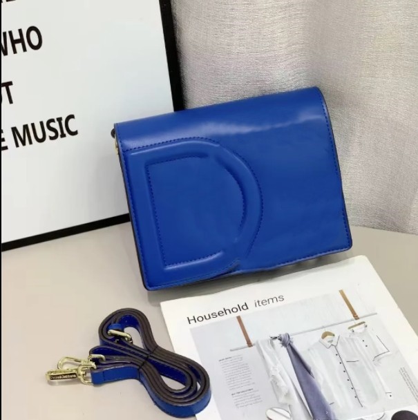 Designer bags Chain Small Square Bag Single Shoulder Women's 2023 New Autumn Armpit Fashion Versatile Messenger