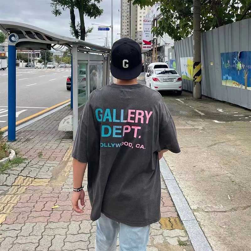 

Fashion Designer Clothing Tees Rock Tshirt Galleryes Depts High Street American Washed Old Fantasy Letter Print Men's Summer Couple T-shirt Sportswear 23ss for sale, Wash water black